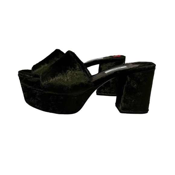 Vintage Chanel Stripe Cork Sandals - Picture 9 of 12